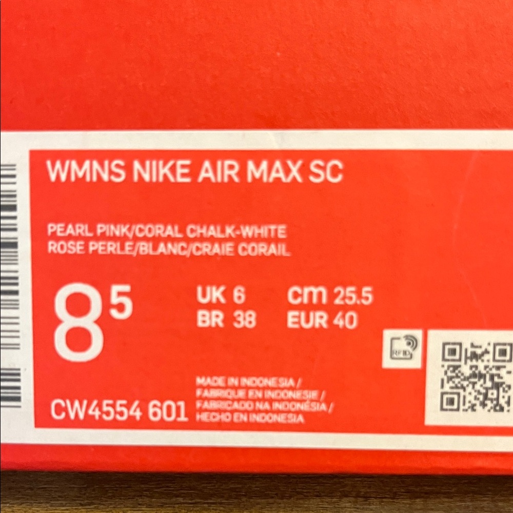 Nike Women's White and Coral Sneakers - Picture 4 of 4